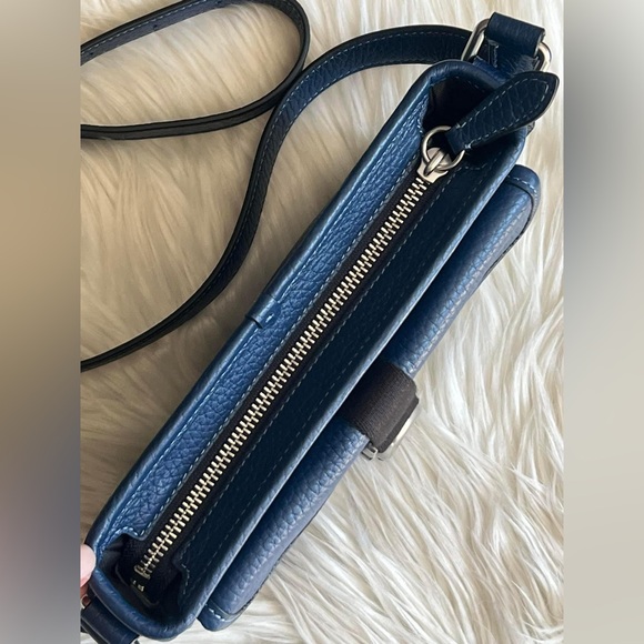 CM335 - Coach Beck Slim Crossbody - Picture 7 of 12